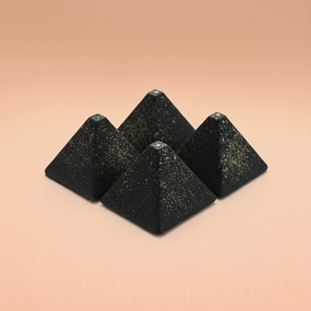 Pirâmide menta 4 Pirâmide de licor de menta - Imagem 1